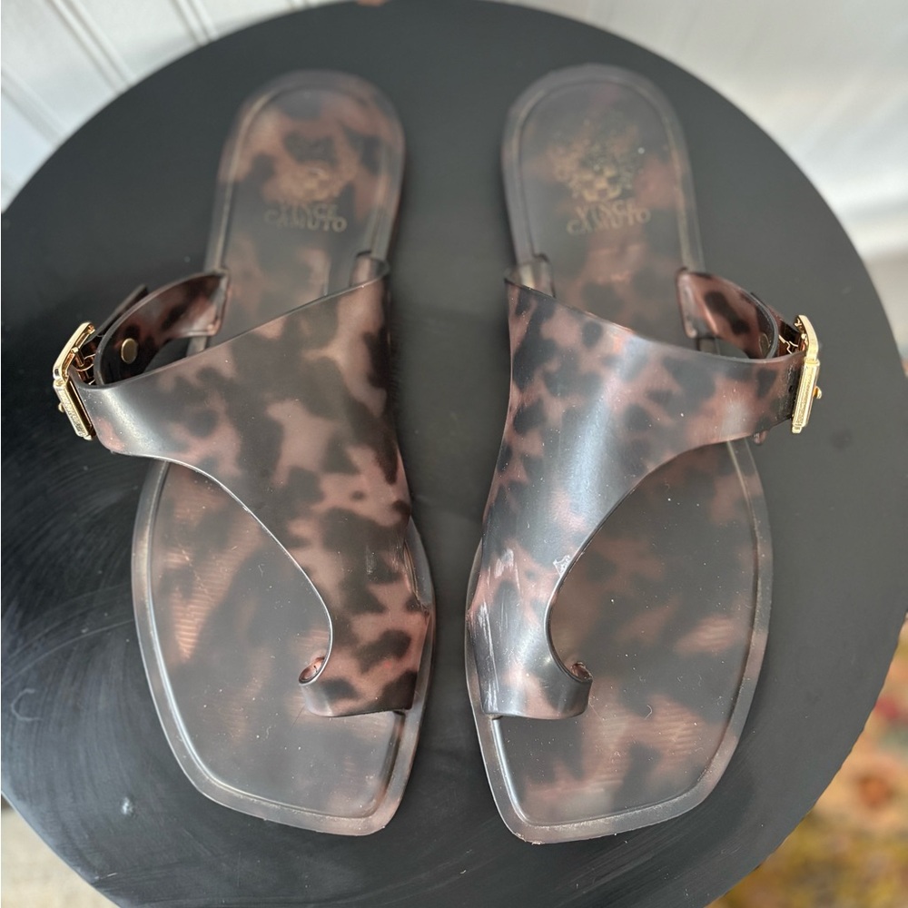 🤎Vince Camuto Jicarlie Jelly slides
